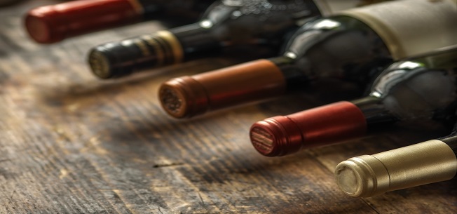 652x305 wine