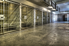 AZ Man Imprisoned for Smuggling Cigarettes
